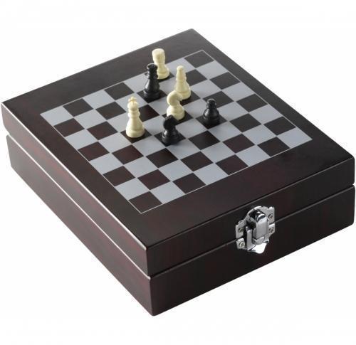 Wine set with chess-game