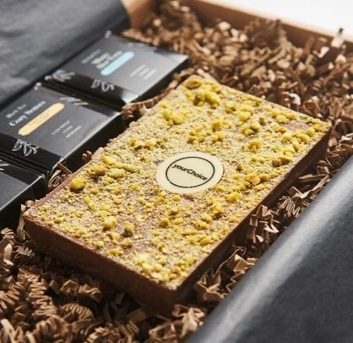 Luxury Gift Box 3 Zen Teas & Dubai Style Chocolate Bar Slab Custom Logo